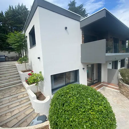 De Charme La Lionne-piscine-12 Pers Villa *