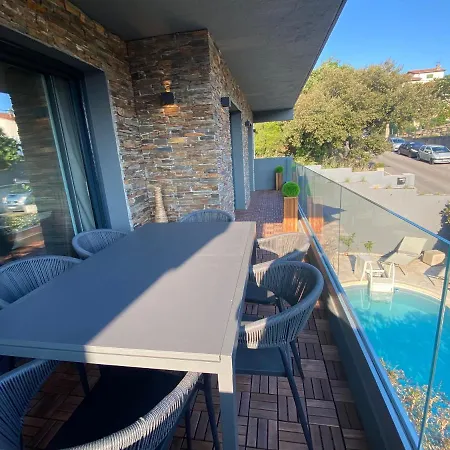 Villa De Charme La Lionne-piscine-12 Pers *