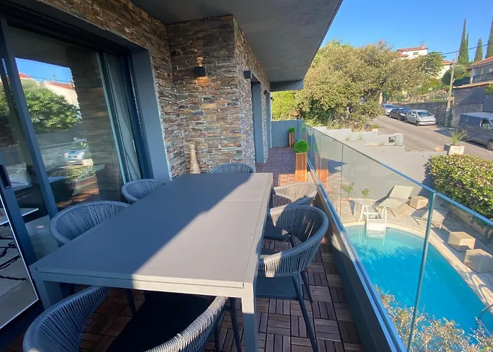 빌라 De Charme La Lionne-piscine-12 Pers *