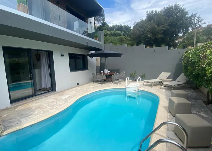 De Charme La Lionne-piscine-12 Pers Saint-Raphaël